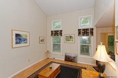 525 Highwood Cir, Albany, NY 12203 - photo 4