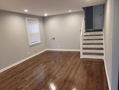 8617 S Bennett Ave, Chicago, IL 60617 - photo 7