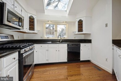 6893 Mclean Province Cir, Falls Church, VA 22043 - photo 6