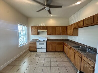 814 W 44th St, Savannah, GA 31405 - photo 3