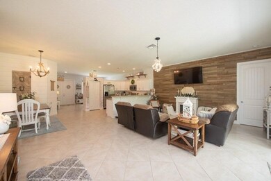 05_1805541ststn_93_LivingRoomDiningRoom_