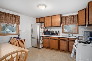 11 E Van Buren St, Oswego, IL 60543 - photo 6