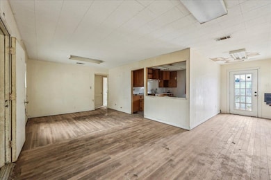 2402 N 16th St unit ALSO COMMERCIAL And, Orange, TX 77630 - photo 4