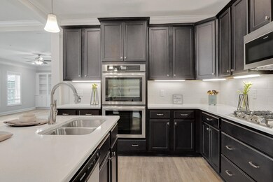 800 Gathering Park Cir unit 203, Cary, NC 27519 - photo 6