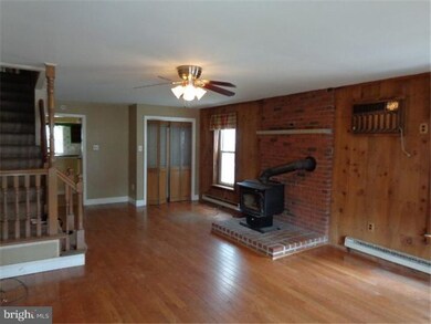 917 Chestnut St, Emmaus, PA 18049 - photo 5