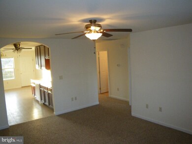 2779 Roosevelt Dr, Chambersburg, PA 17201 - photo 6