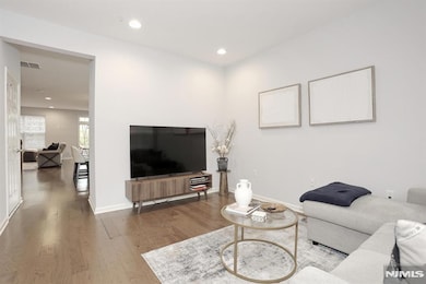 4 Masterson Ct, Waldwick, NJ 07463 - photo 4