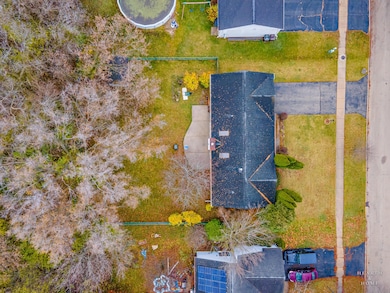 4540 Vista Dr unit 12, Island Lake, IL 60042 - photo 2