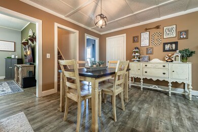 503 E 9th St, Auburn, IN 46706 - photo 5