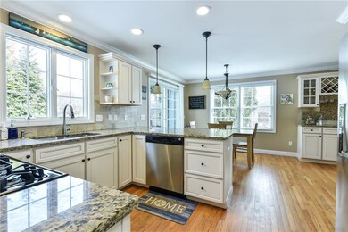 81 Austin St, Wakefield, RI 02879 - photo 5