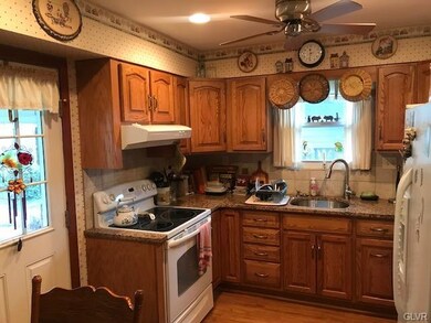 1302 Valley Rd, Bethlehem, PA 18018 - photo 7