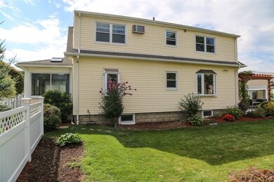 111 Beechcrest St, Warwick, RI 02888 - photo 3