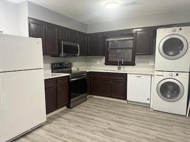 635 N Elmwood Dr unit 3, Aurora, IL 60506 - photo 6