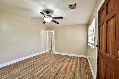 749 SW 2nd St, Moore, OK 73160 - photo 3