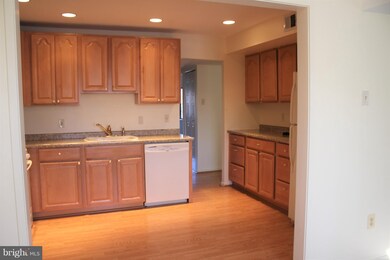 1643 Parkcrest Cir unit 301, Reston, VA 20190 - photo 4