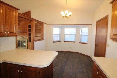 2124 NE 11th St, Moore, OK 73160 - photo 7