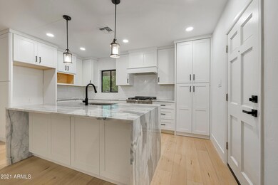 5327 E Avalon Dr, Phoenix, AZ 85018 - photo 3