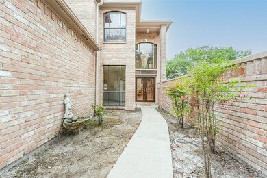 6839 Oakwood Trace Ct, Houston, TX 77040 - photo 4