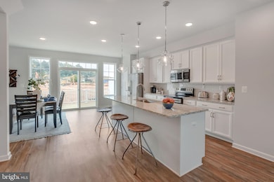 7206 Clagett Dr, Landover, MD 20785 - photo 3