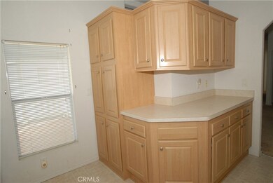 880 N Lake St, Hemet, CA 92544 - photo 3