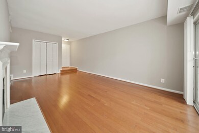 7 Pickering Ct unit 2, Germantown, MD 20874 - photo 4