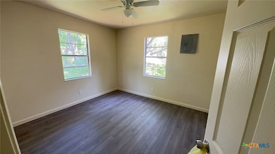 1428 East Ave E, Temple, TX 76501 - photo 3