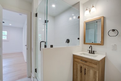 2135 Clayton (24)