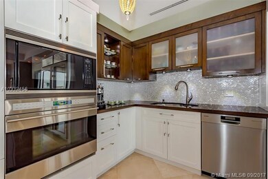 Mother Pearl Shell Stone Backsplash, frosted glass