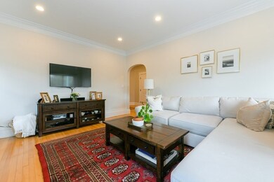 208 Fuller St unit 4, Brookline, MA 02446 - photo 3