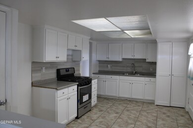 7910 Santa Maria Ct, El Paso, TX 79915 - photo 6