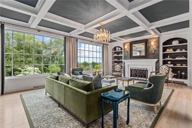BEAUTIFUL VIEWS OUT THIS TERRIFIC LARGE WINDOWS! G
