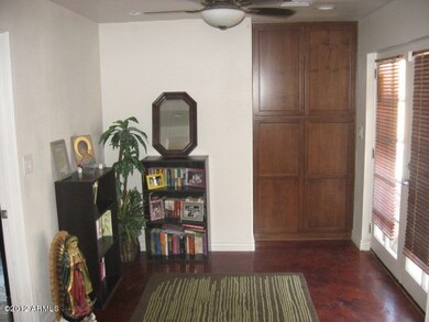 Den / Office Area