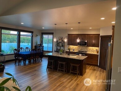 675 S Perry Ave, East Wenatchee, WA 98802 - photo 5