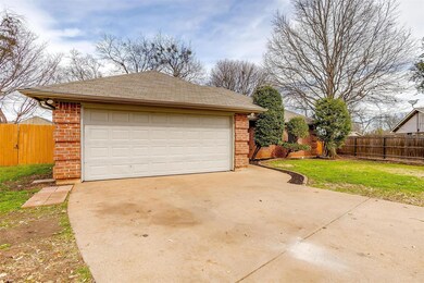 1102 Sandstone Dr, Cleburne, TX 76033 - photo 2