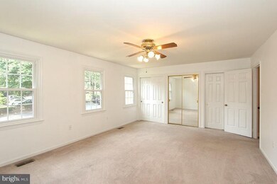 11551 Pine Cone Ct, Reston, VA 20191 - photo 5