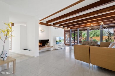 06-Living Room