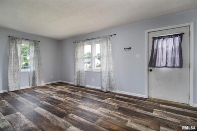 3114 W 70th St, Davenport, IA 52806 - photo 5