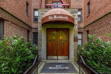 142 Garth Rd unit 2H, Scarsdale, NY 10583 - photo 2