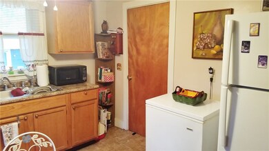 2 Forrest St, Warwick, RI 02889 - photo 4