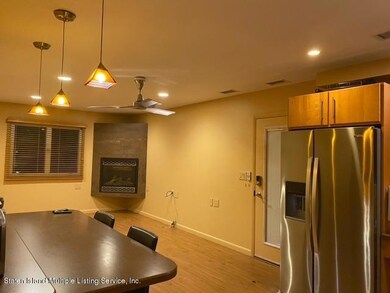 12 Tuttle St unit 1st Fl, Staten Island, NY 10314 - photo 3