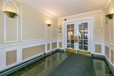 77-15 113 St unit 6L, Forest Hills, NY 11375 - photo 7