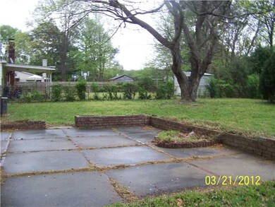 LARGE  PATIO