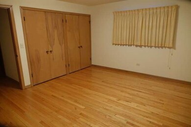 713 S Sumac Ave, Waukegan, IL 60085 - photo 4