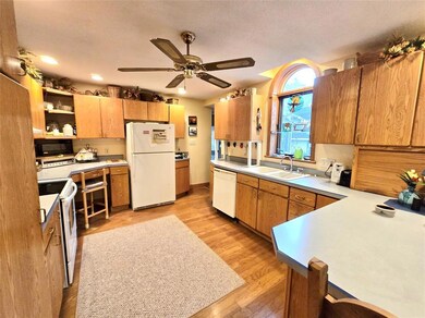 103 S 8th Ave E, Newton, IA 50208 - photo 6