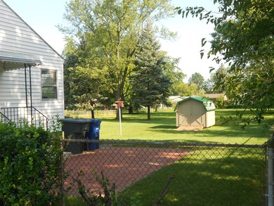 1830 E Cooke Rd, Columbus, OH 43224 - photo 2