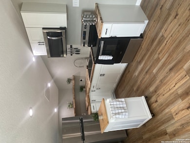 151 Jones Beach Dr unit 1, Lakehills, TX 78063 - photo 3