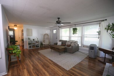 425 Maple St, Grand Ledge, MI 48837 - photo 3