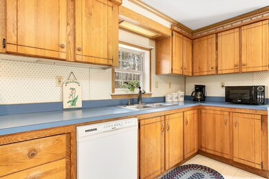 9 Lilac Ln, Freeport, ME 04032 - photo 3