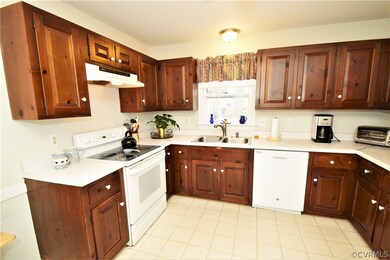 Extra Spacious Kitchen with Lots of Cabinet Space