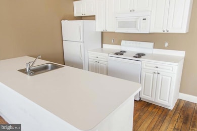 1222 26 Arch St unit 304, Philadelphia, PA 19107 - photo 2